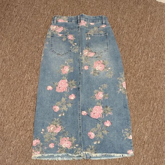 Floral Print Denim Skirt - Picture 4 of 7